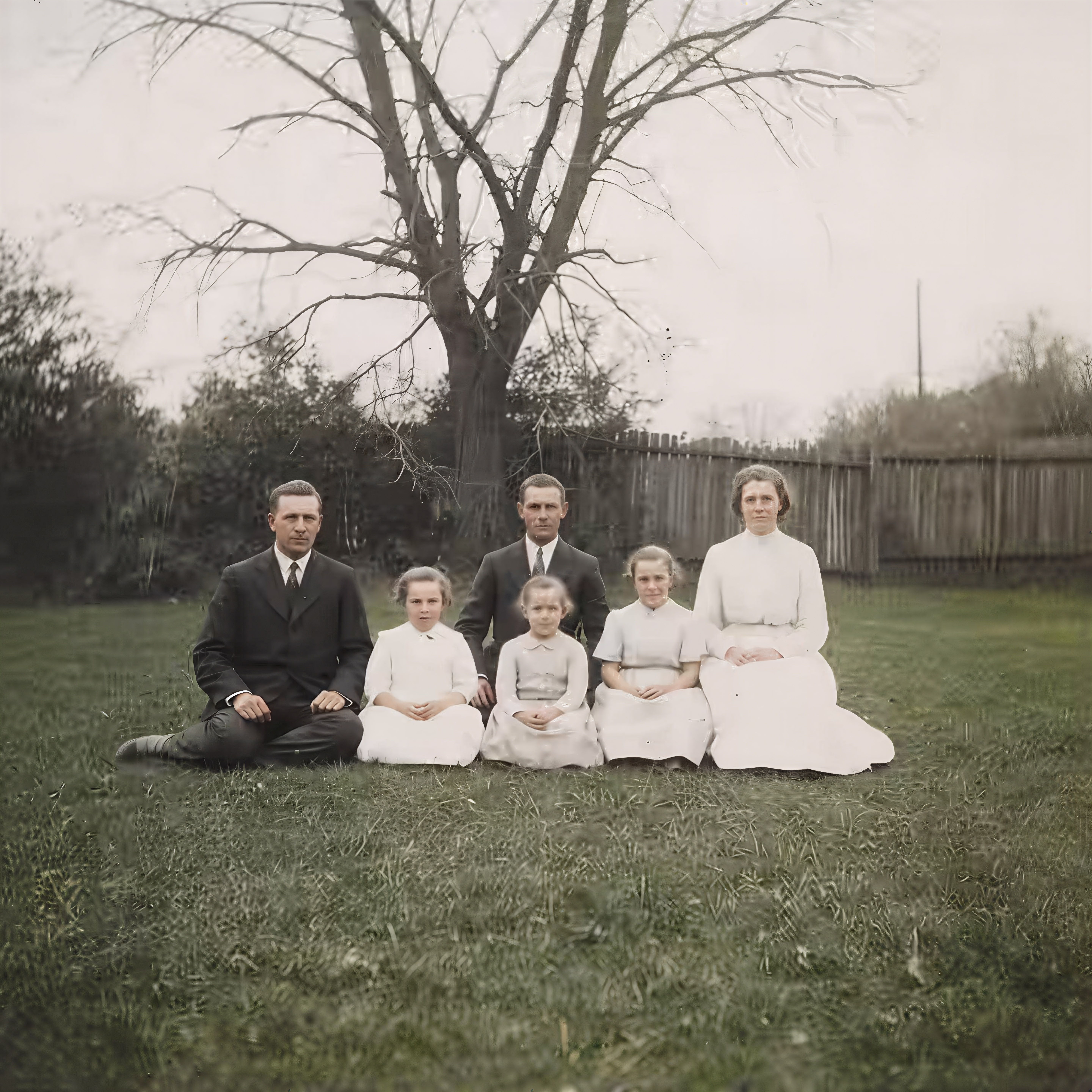Before and after comparison used to choose a photo restoration workflow
